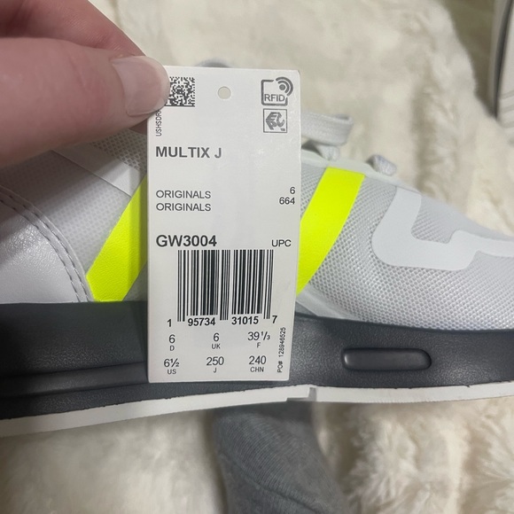 Adidas Multix J Youth 6.5 - Picture 2 of 6